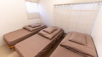 2 bedrooms, iron/ironing board, free WiFi