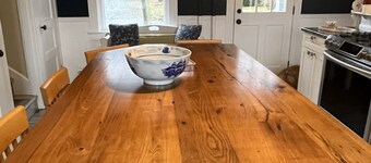 Renovated 4BR Island Farmhouse 5 minute walk to downtown Vineyard Haven