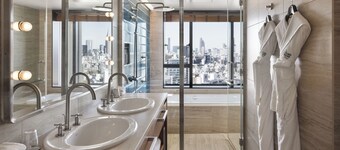 The Aoyama Grand Hotel