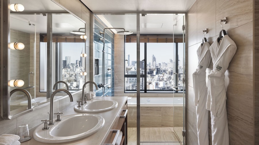 The Aoyama Grand Hotel