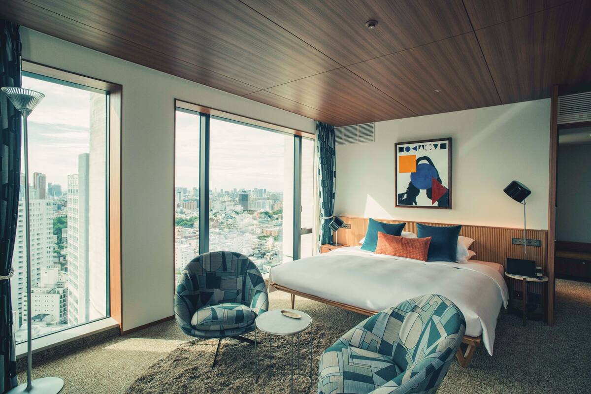 1 bedroom, premium bedding, down comforters, free minibar