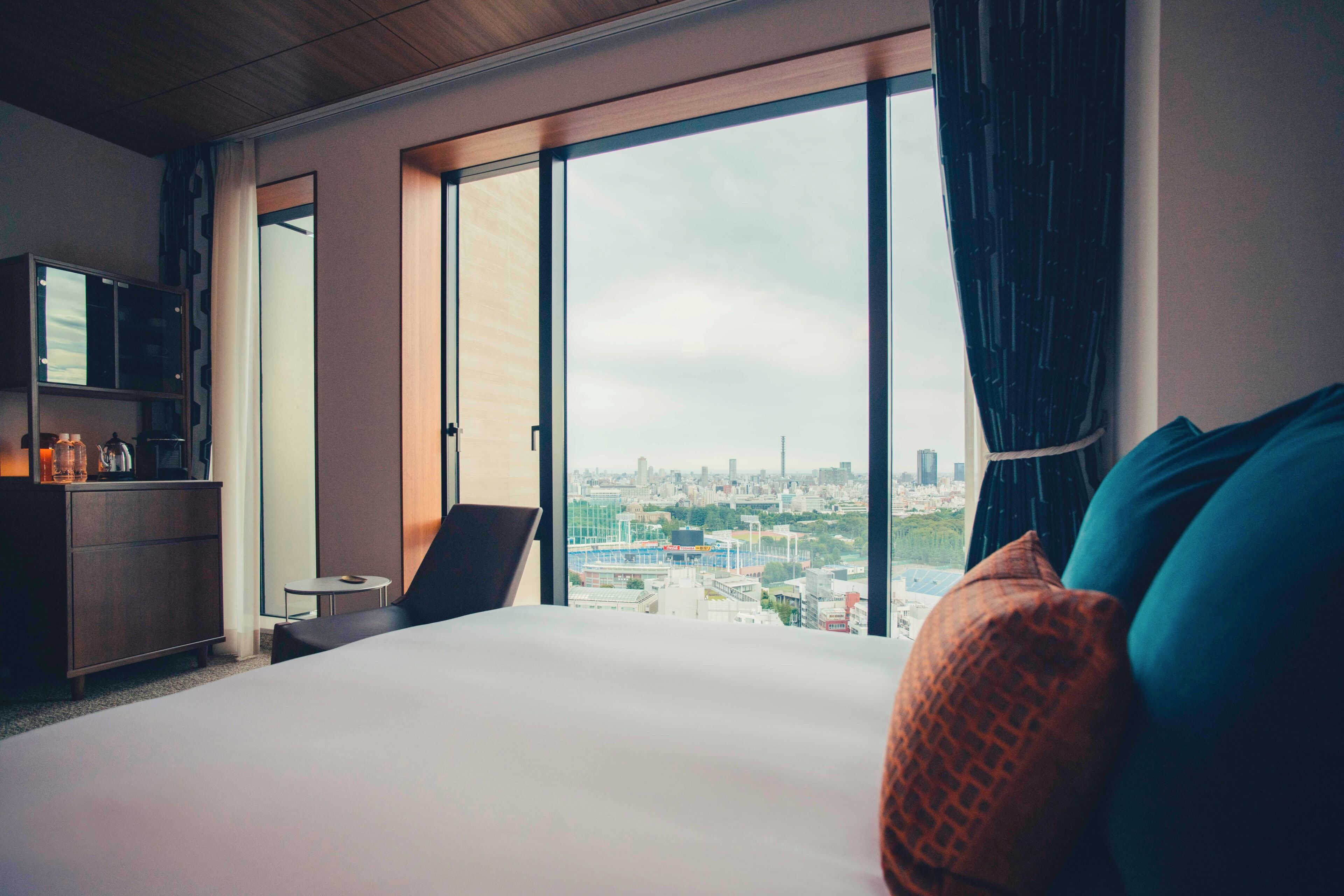 1 bedroom, premium bedding, down duvets, free minibar