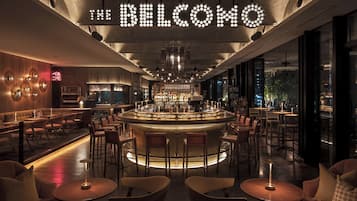 4 restaurants; breakfast, lunch, dinner and brunch served