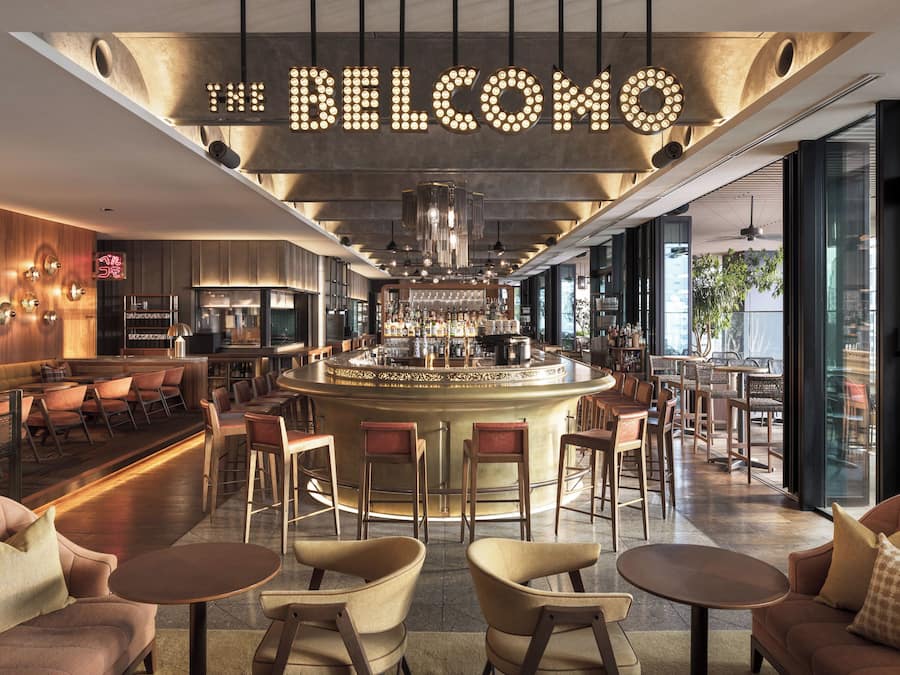 4 restauranter; serverer morgenmad, frokost, aftensmad og fusionsretter