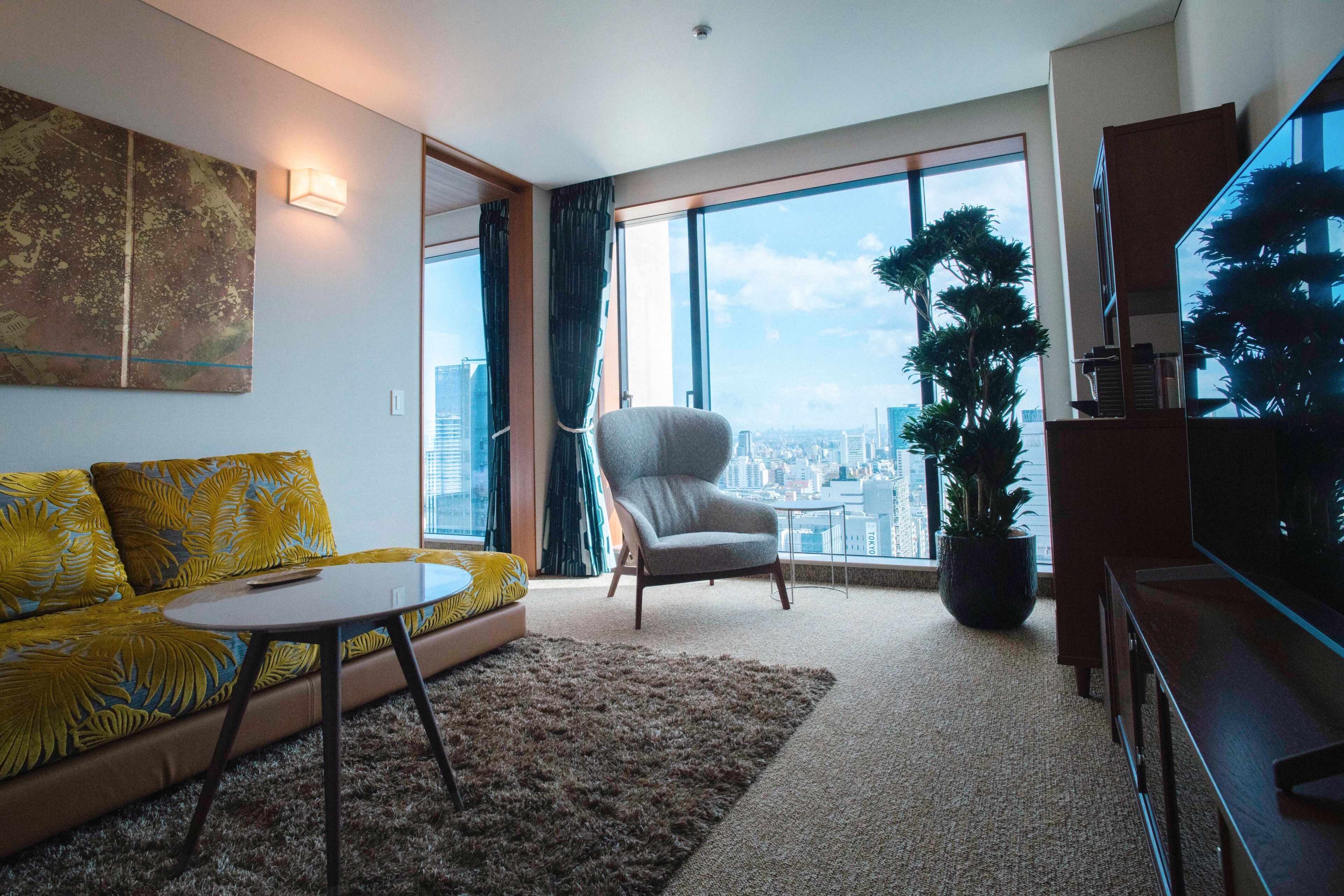 1 bedroom, premium bedding, down duvets, free minibar