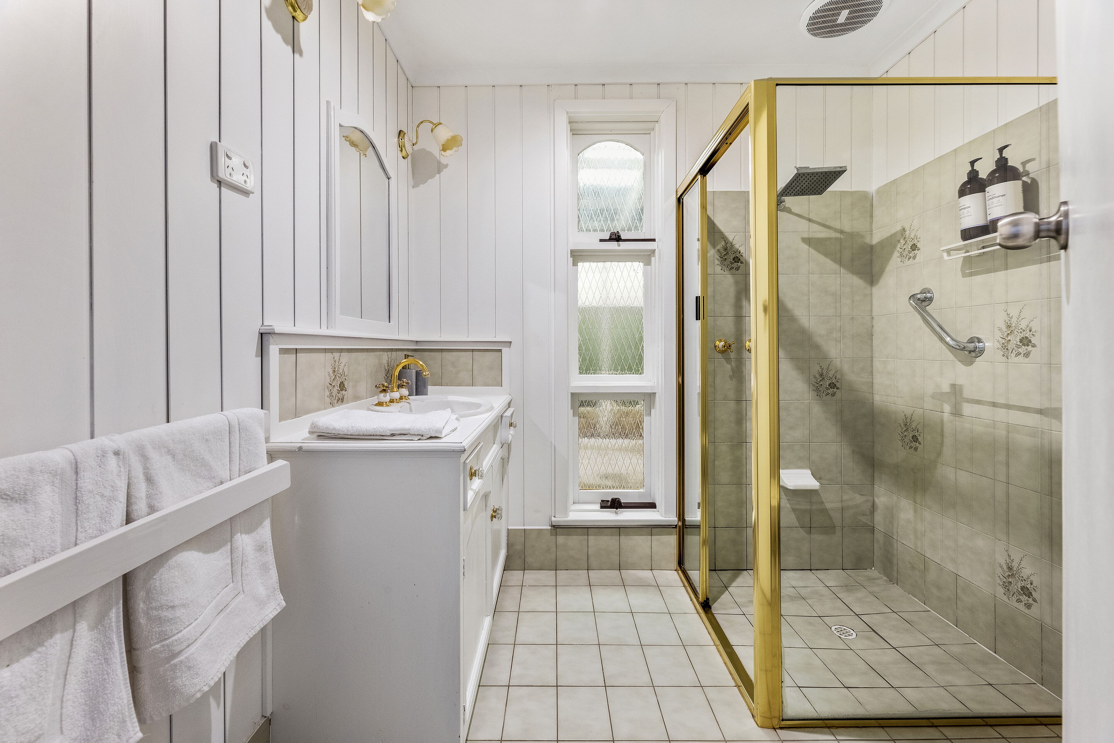 White on Wright Clare — image 22
