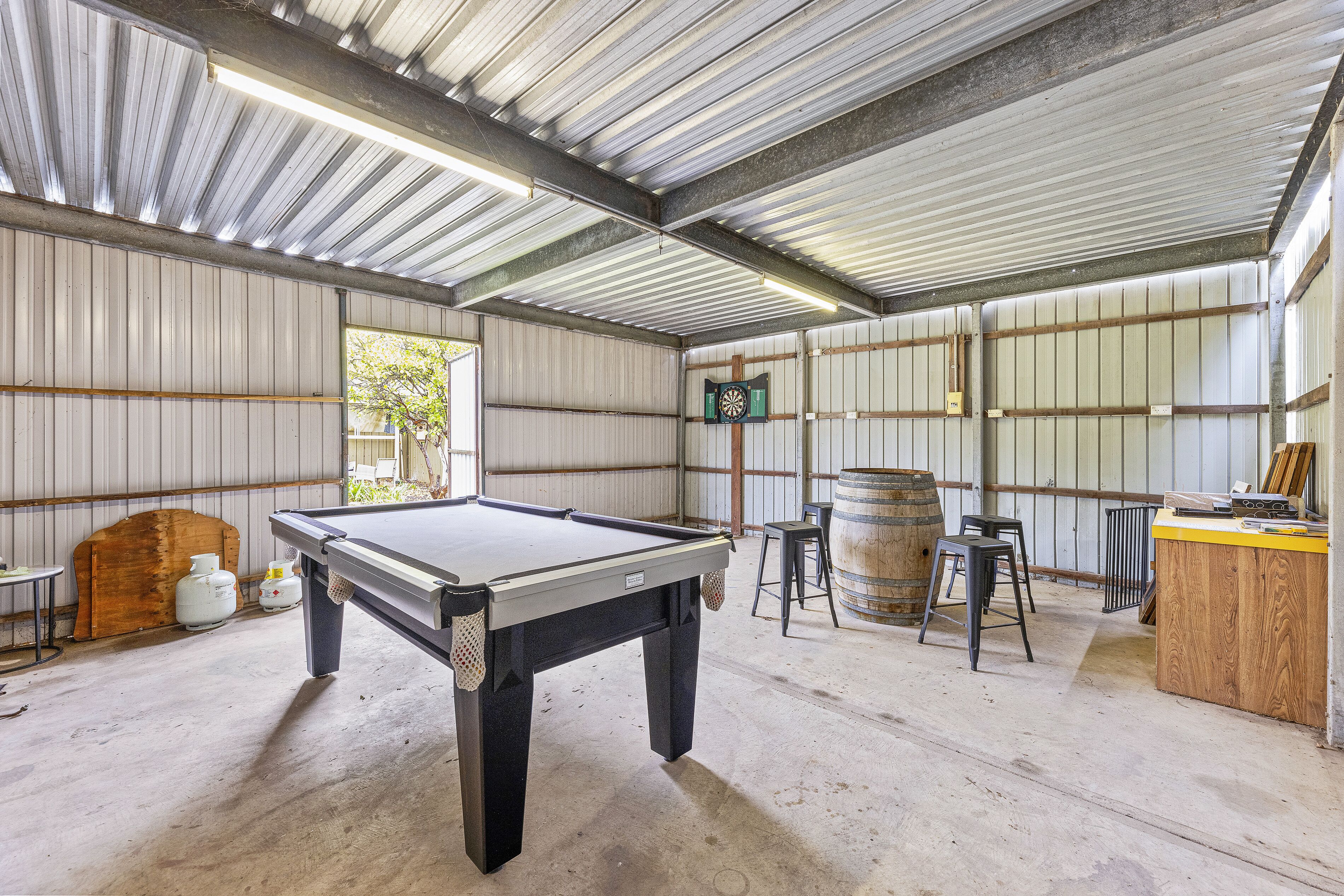 White on Wright Clare — image 5