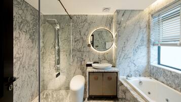 Icity Lakeview Saigon Villa | Bathroom | Free toiletries, hair dryer, slippers, towels