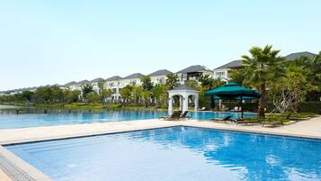 Outdoor pool, open 8:00 AM to 9:00 PM, sun loungers