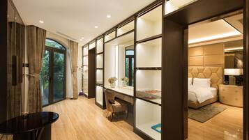 Villa, uitzicht op meer (Icity Saigon) | 5 slaapkamers, luxe beddengoed, een kluis op de kamer, een bureau