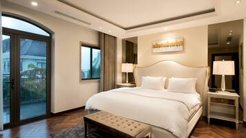 Icity Lakeview Saigon Villa | 5 bedrooms, premium bedding, in-room safe, desk