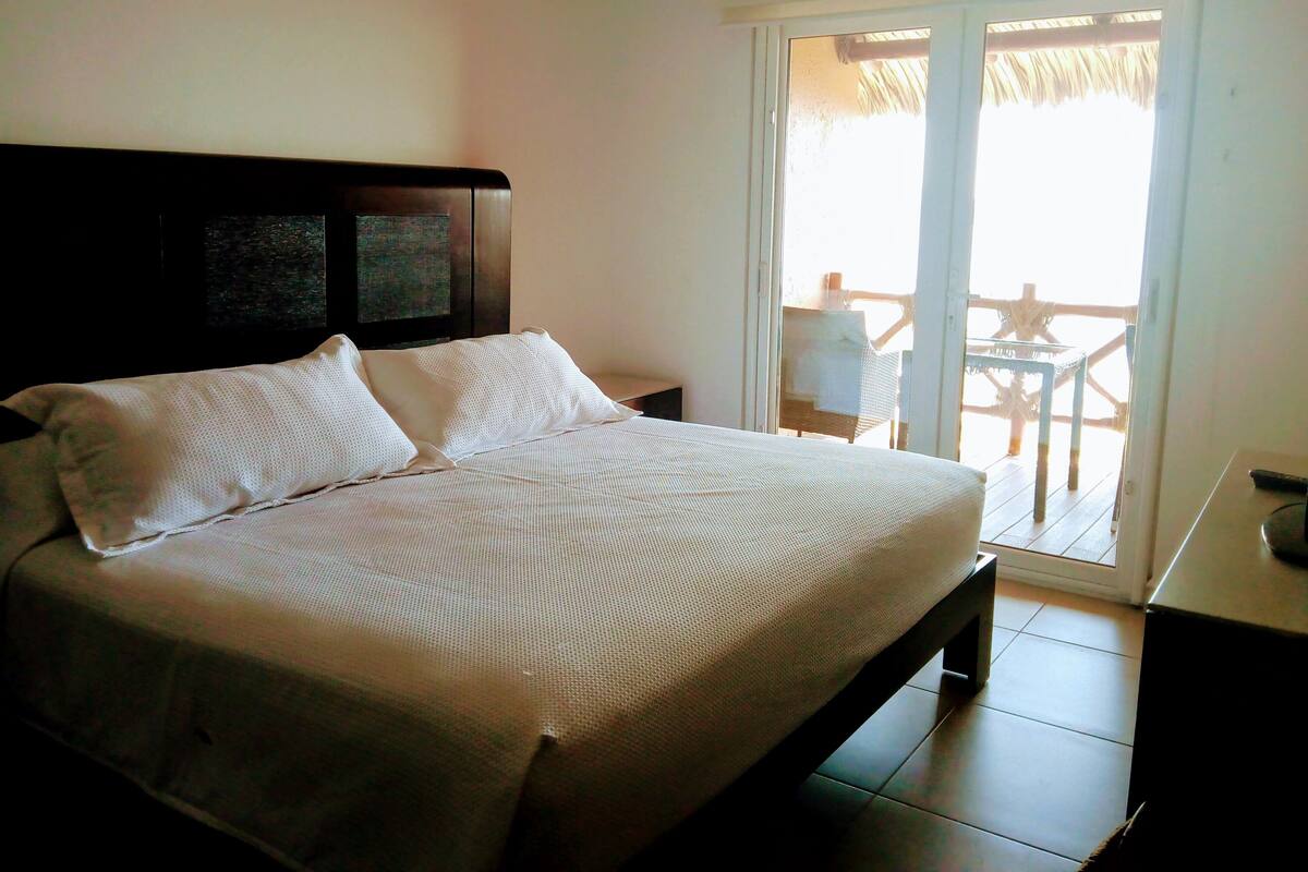 Junior Apartment | 3 bedrooms, iron/ironing board, WiFi (free), bed sheets