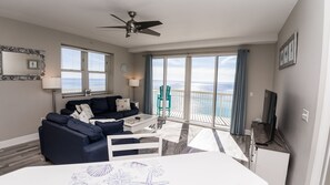 Smart TV, DVD player