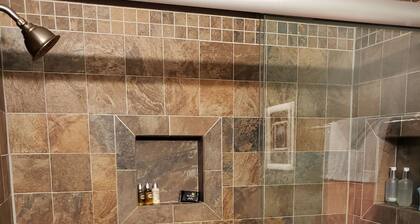 Comfortable home away from home. Close to ONU and all grocery and restaurants.