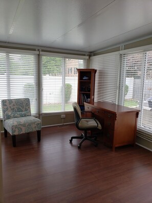 Interior - Comfortable home away from home. Close to ONU and all grocery and restaurants. (Bourbonnais)