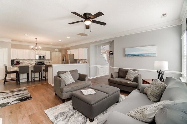 Smart TV, offices - House with Private Pool and Backyard Oasis (charlotte)