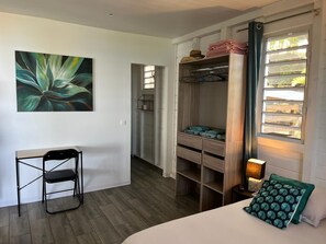 2 bedrooms, desk, iron/ironing board, free WiFi