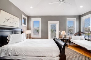 3 bedrooms, iron/ironing board, free Internet, bed sheets