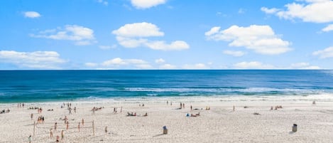 På stranden