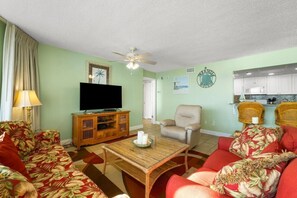 Smart TV, DVD player - 2bd/2ba Condo Ocean views from every room 3rd FL walkin shower FREE BEACH CHAIRS (Panama City Beach)