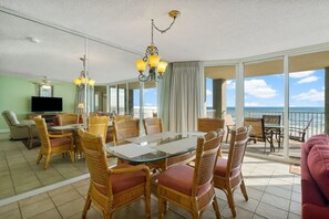 Dining - 2bd/2ba Condo Ocean views from every room 3rd FL walkin shower FREE BEACH CHAIRS (Panama City Beach)