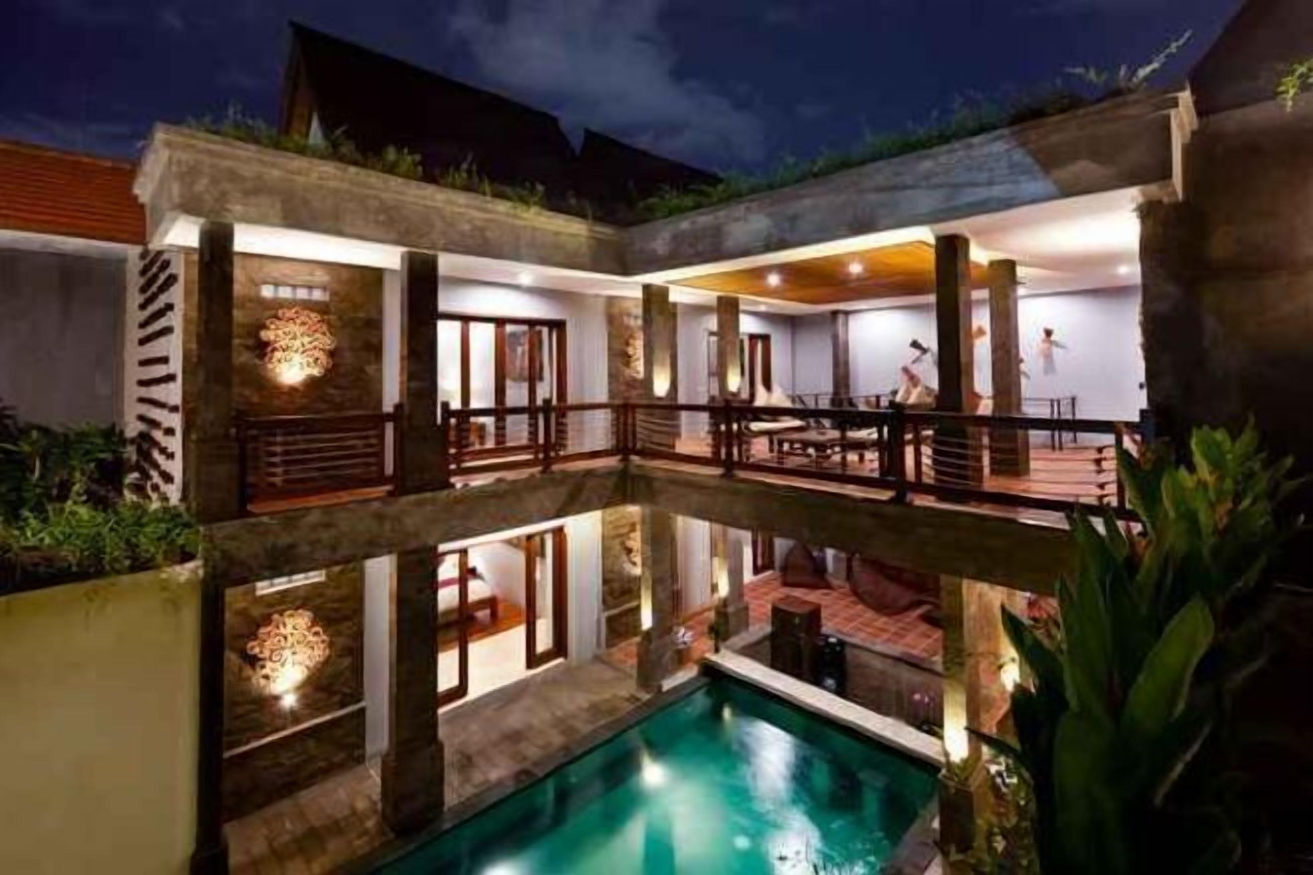 Pool | Außenpool, Liegestühle