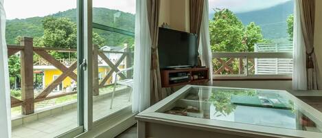 Deluxe-Doppelzimmer | Verdunkelungsvorhänge, schallisolierte Zimmer, kostenloses WLAN