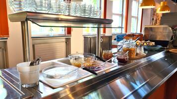 Free daily buffet breakfast