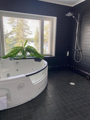 Superior Suite with jacuzzi | Bañera de hidromasaje privada
