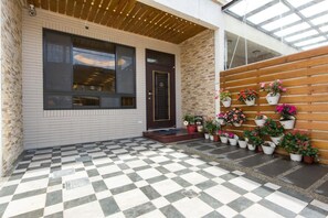 Property entrance - F&M Memorial B&B (Hualien City)