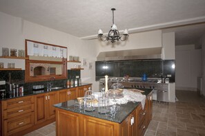 Fridge, microwave, oven, stovetop - Authentic Boutique Hotel (Fethiye)