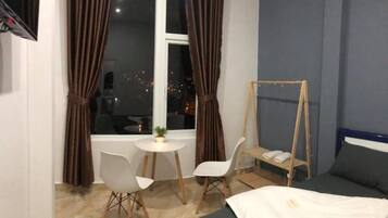 3 bedrooms, desk, free WiFi