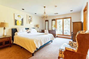 5 habitaciones, caja de seguridad en la habitación y escritorio 