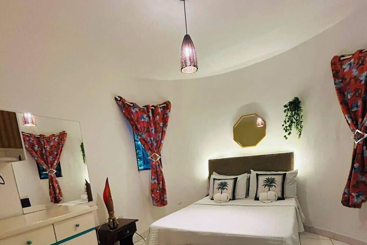 Quarto duplo standard | Frigobar, cortinas blackout, Wi-Fi de cortesia, roupa de cama