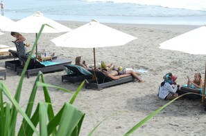 Plage à proximité, sable blanc