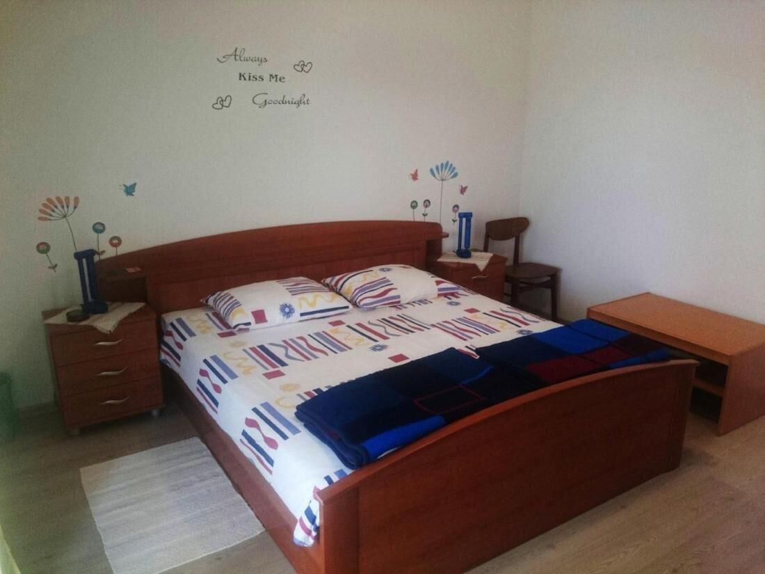 1 bedroom, internet, bed sheets
