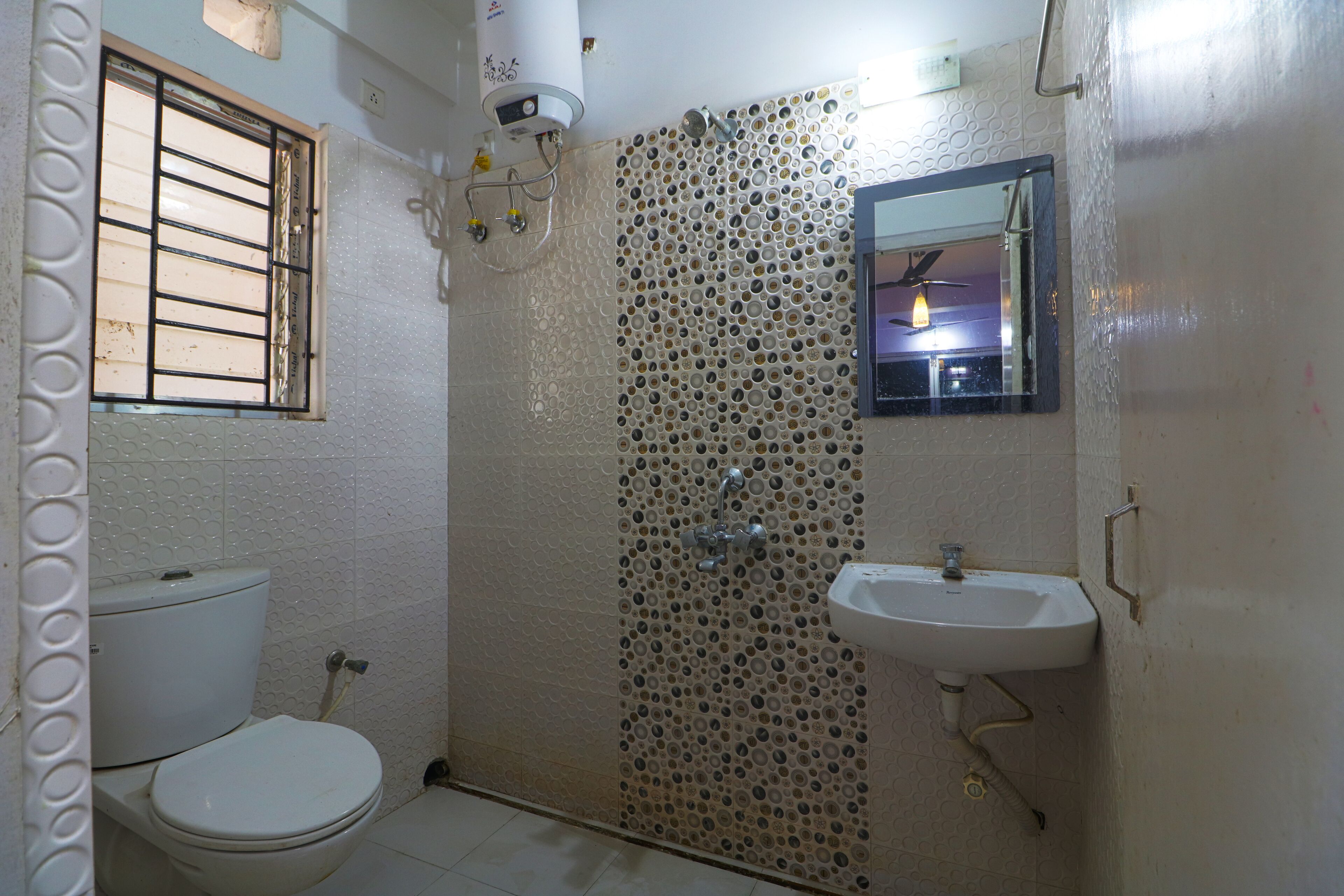 Phòng Deluxe | Phòng tắm | Buồng tắm vòi sen, khăn tắm 