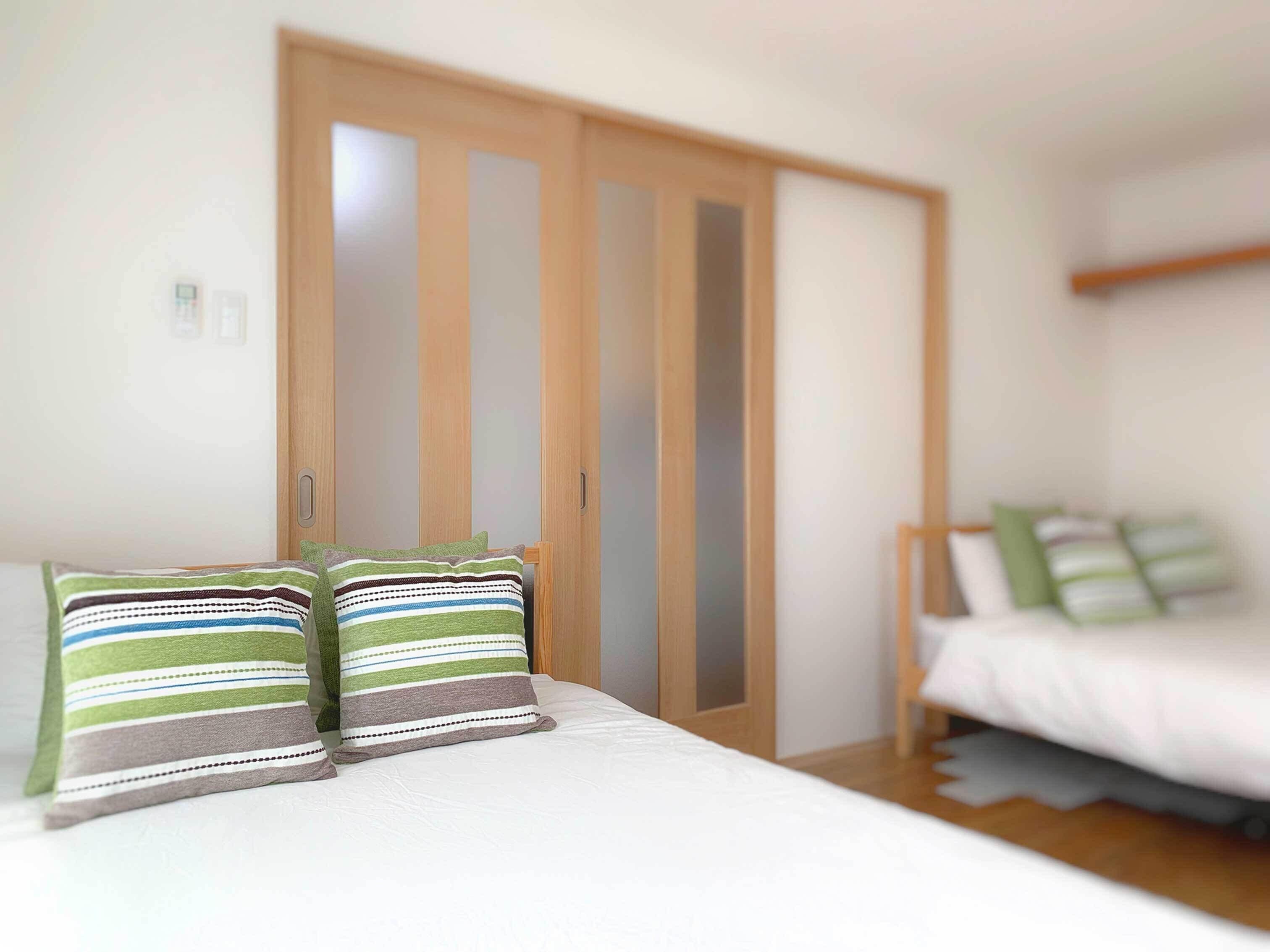 公寓 (702) | 1 多间卧室、羽绒被、办公桌、笔记本 电脑工作区