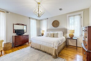 3 dormitoris, planxa i posts de planxar, wifi i roba de llit 