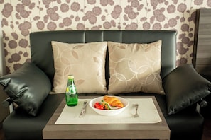 Deluxe Twin Room with Sofa | 1 bedroom, blackout drapes, free WiFi, bed sheets
