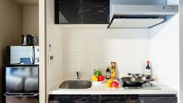 Fridge, microwave, stovetop, electric kettle