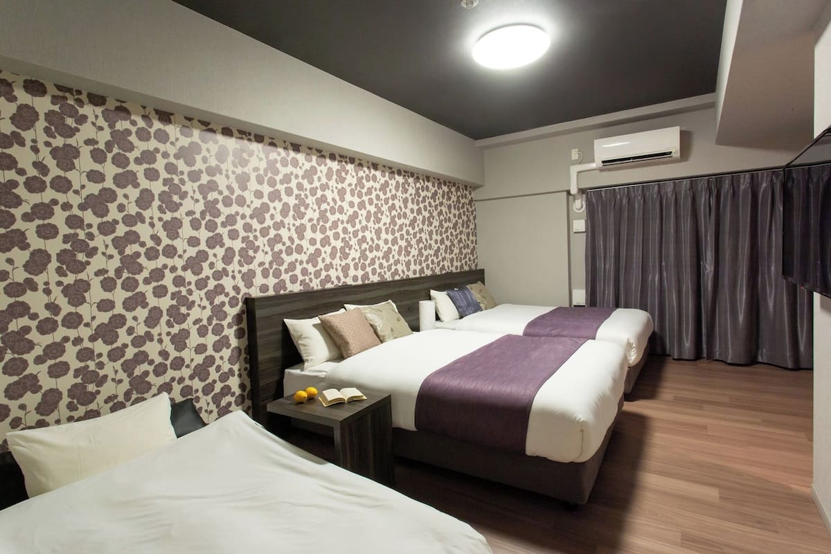 1 chambre, rideaux occultants, Wi-Fi gratuit, draps fournis