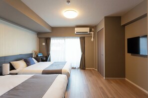 Deluxe Twin Room with Desk