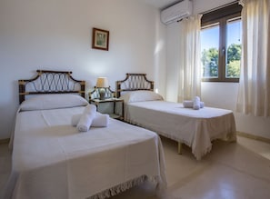 6 bedrooms, free WiFi, bed sheets