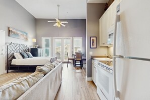 Fer et planche à repasser, Internet gratuit, draps fournis