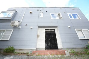 Exterior detail - Kikusui House (Sapporo)