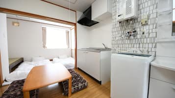 Basic Apartment, 1 Bedroom | 1 bedroom, free WiFi, bed sheets