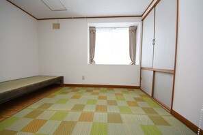 Interior detail - Tanifuji B room (Sapporo)