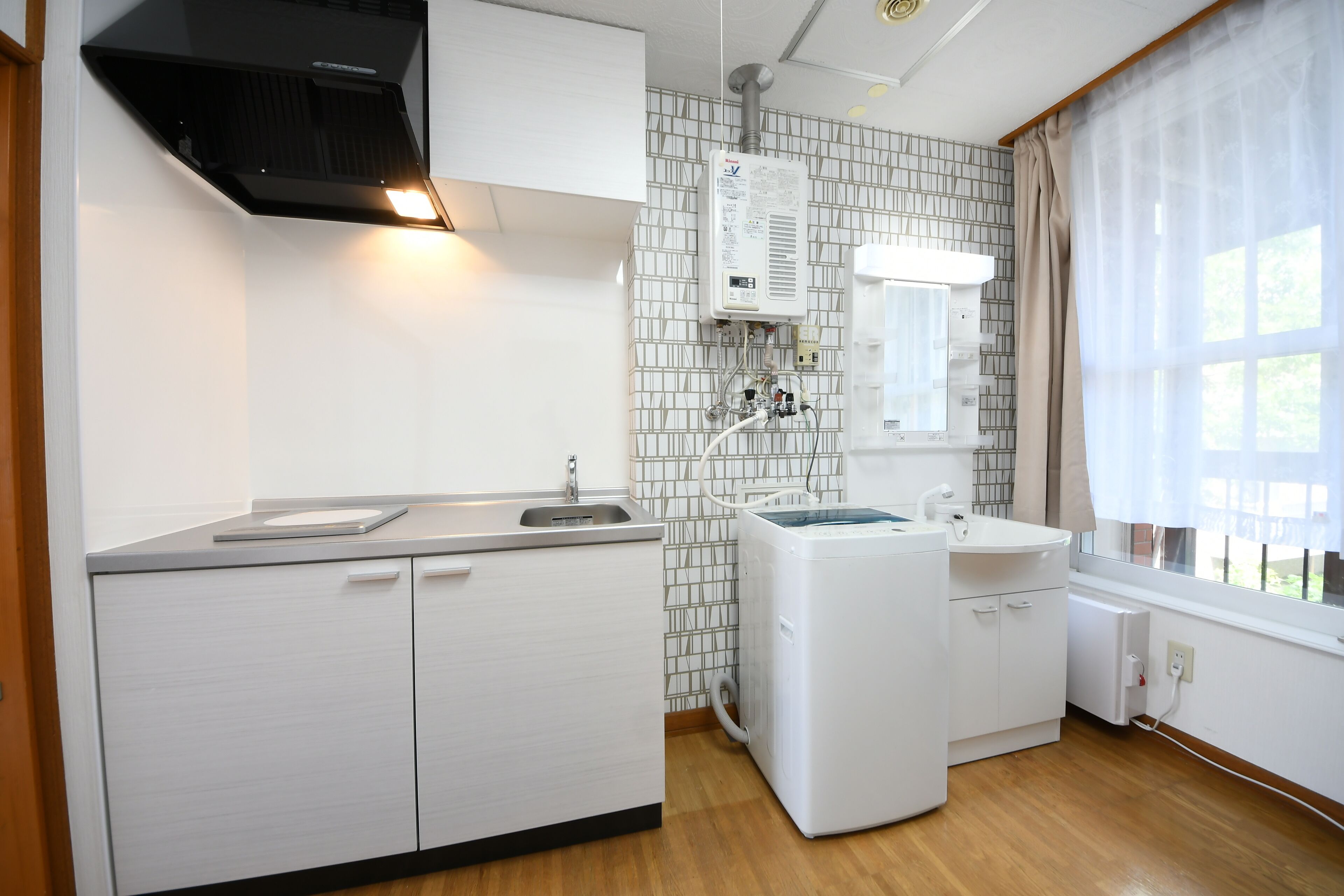 Basic Apartment, 1 Bedroom | Private kitchen | Fridge, microwave, electric kettle, cookware/dishes/utensils