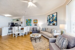 Televisión, reproductor de DVD y estéreo 